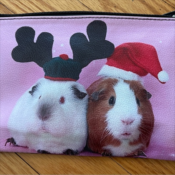 Holiday Guinea Pig Wristlet - Picture 6 of 6